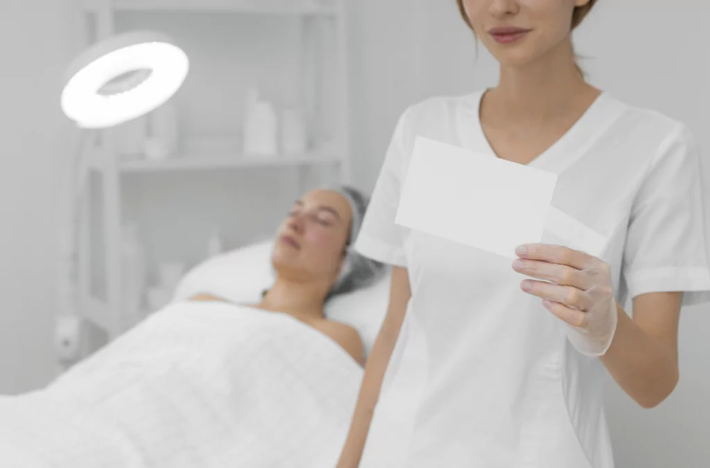 beautician-with-paper-sheet.jpg beautician-with-paper-sheet.jpg